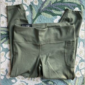 NWT Under Armor Leggings